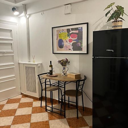 Quiet Apartment With Garden View In Kolonaki Athén Kültér fotó