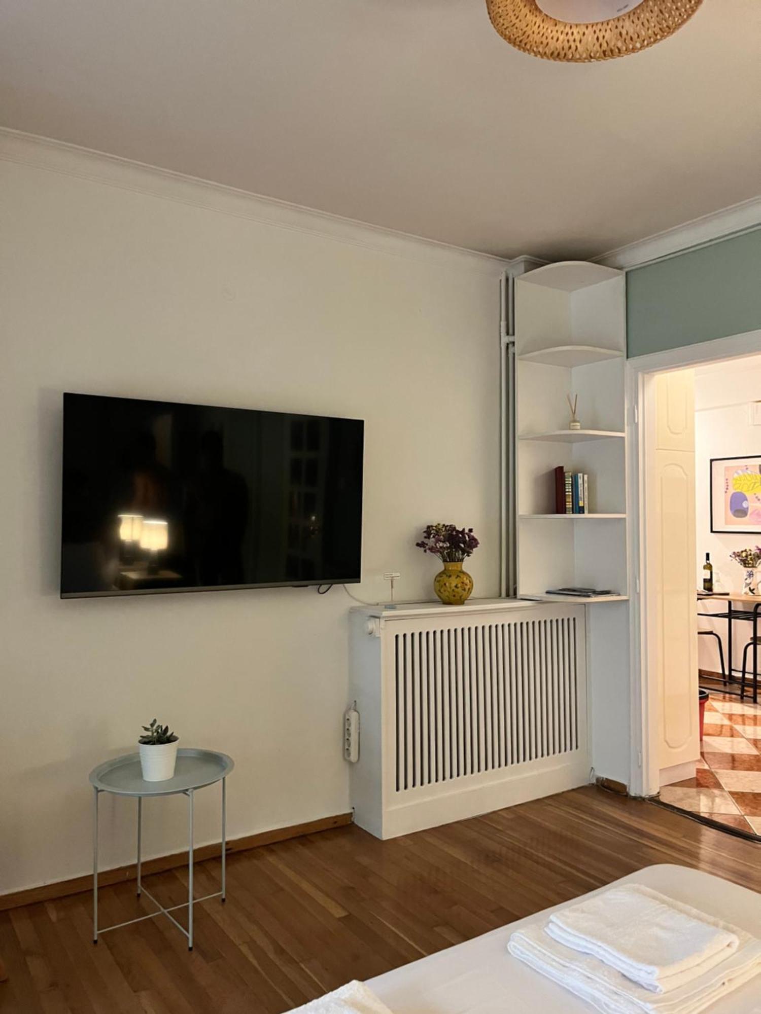 Quiet Apartment With Garden View In Kolonaki Athén Kültér fotó