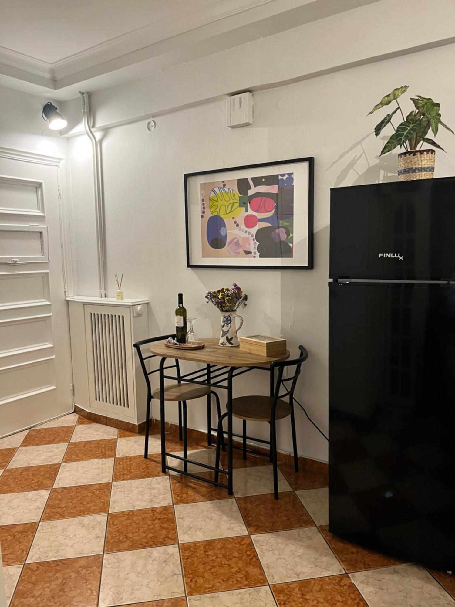 Quiet Apartment With Garden View In Kolonaki Athén Kültér fotó